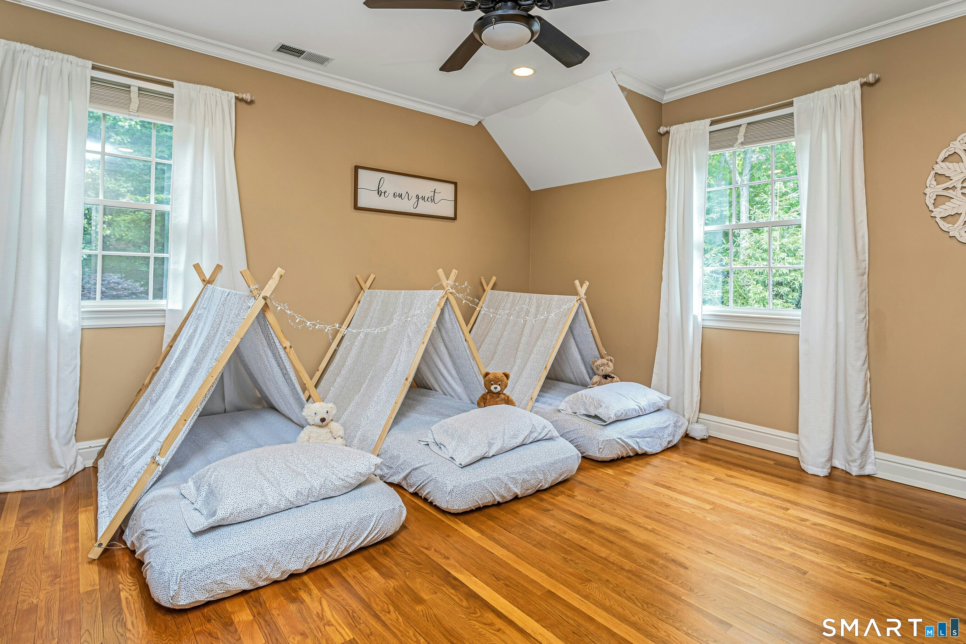 14 Turtle Ridge Court Ridgefield, CT 06877 - Photo 31 of 40 Bedroom With Walk-In Closet & En Suite Full Bath
