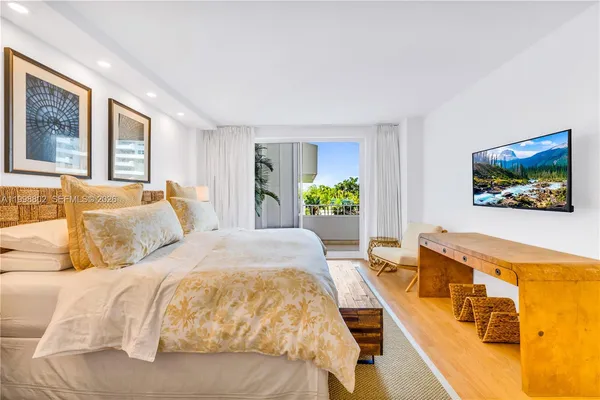 $7,000 | 199 Ocean Ln Drive, Unit 306, Key Biscayne, FL 33149
