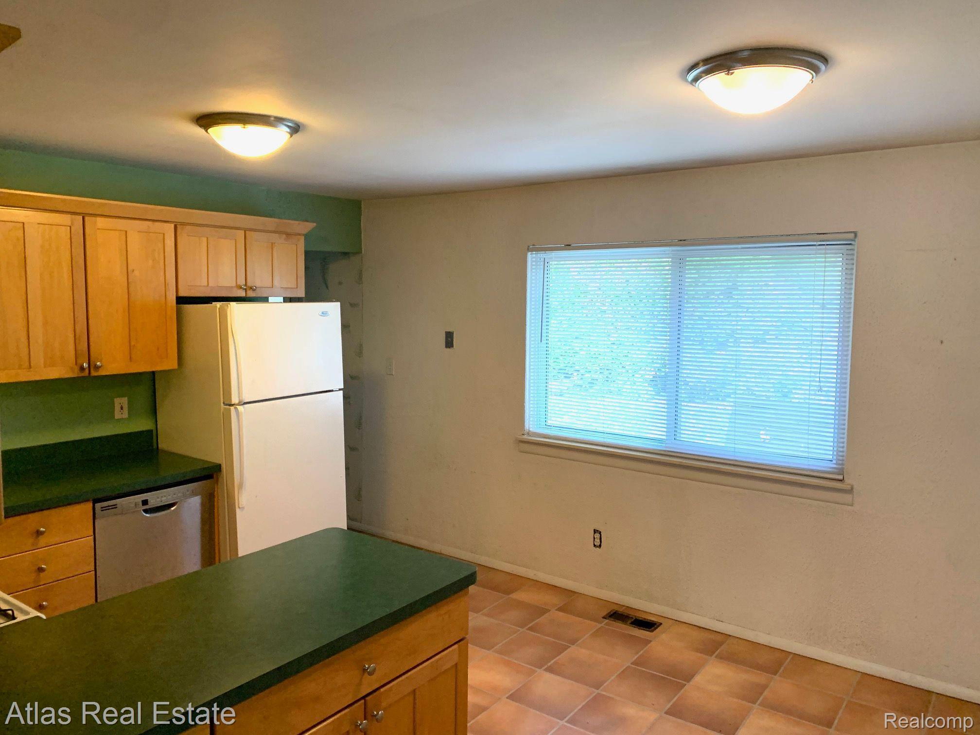 1241 Delta Road Walled Lake, MI 48390 - Photo 8 of 15 Gallery Image 8