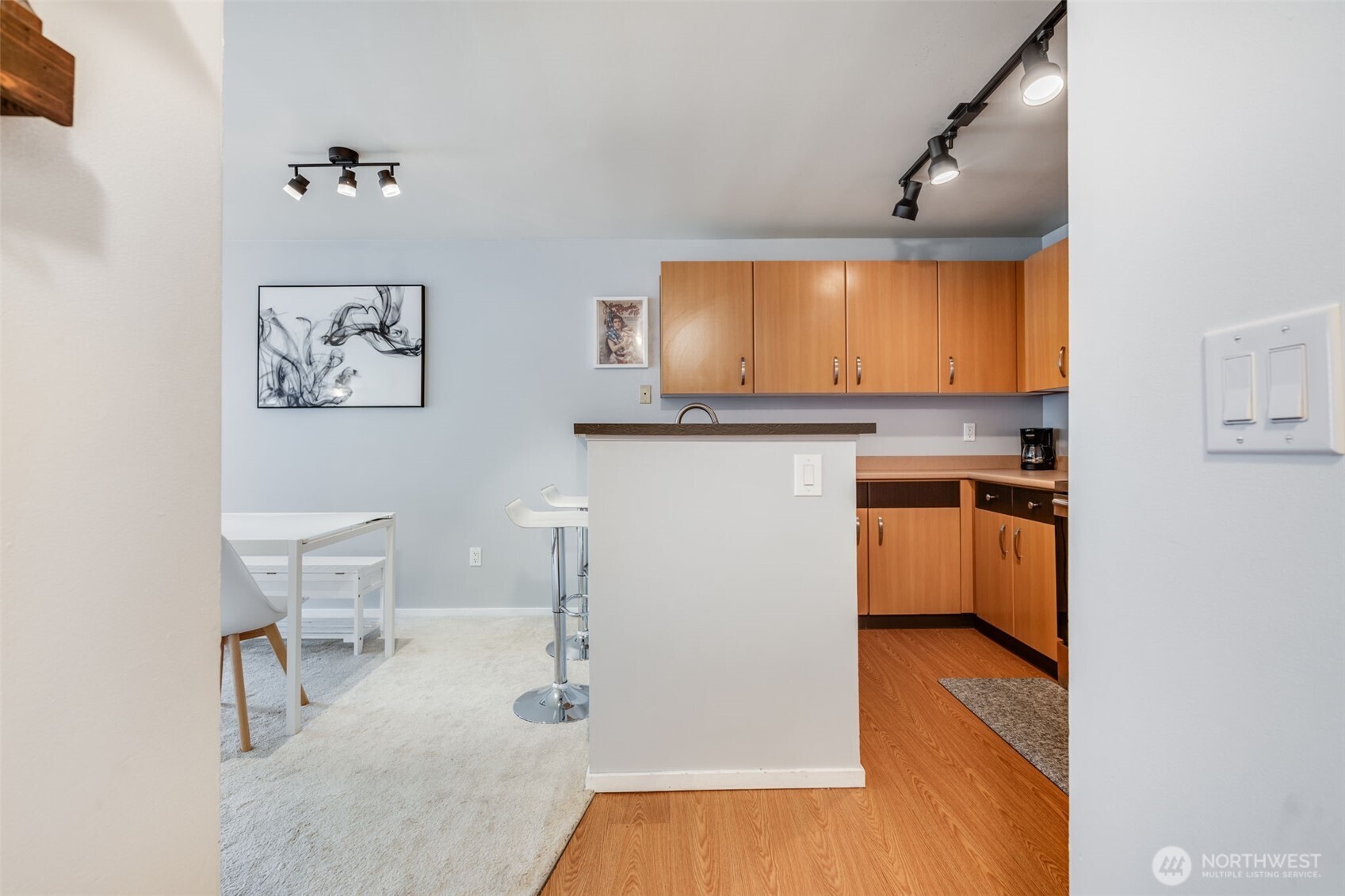 4020 Aurora Avenue North, Unit 403 Seattle, WA 98103 - Photo 13 of 37