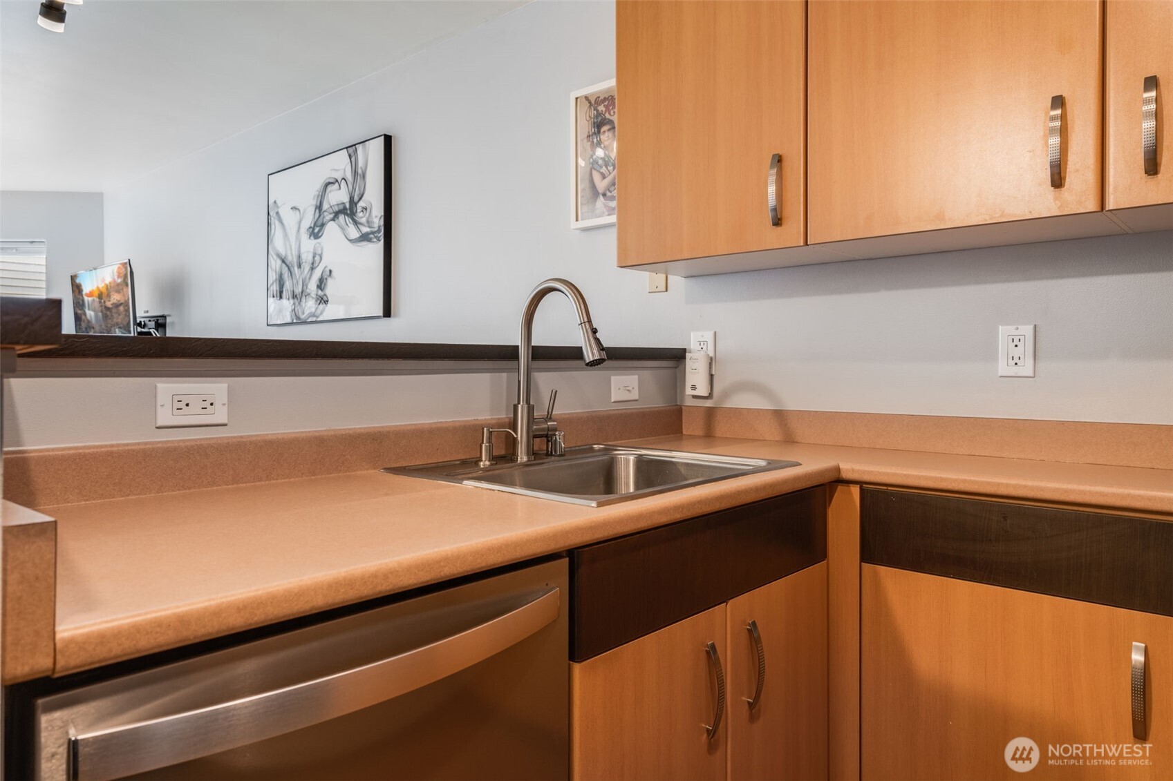 4020 Aurora Avenue North, Unit 403 Seattle, WA 98103 - Photo 15 of 37