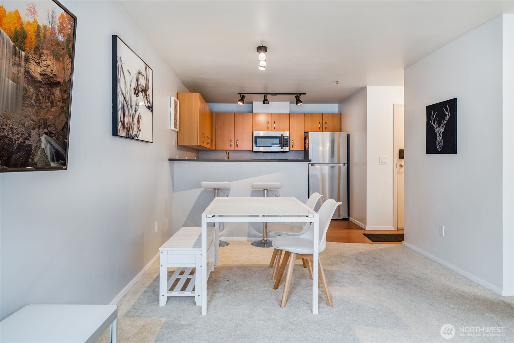 4020 Aurora Avenue North, Unit 403 Seattle, WA 98103 - Photo 17 of 37