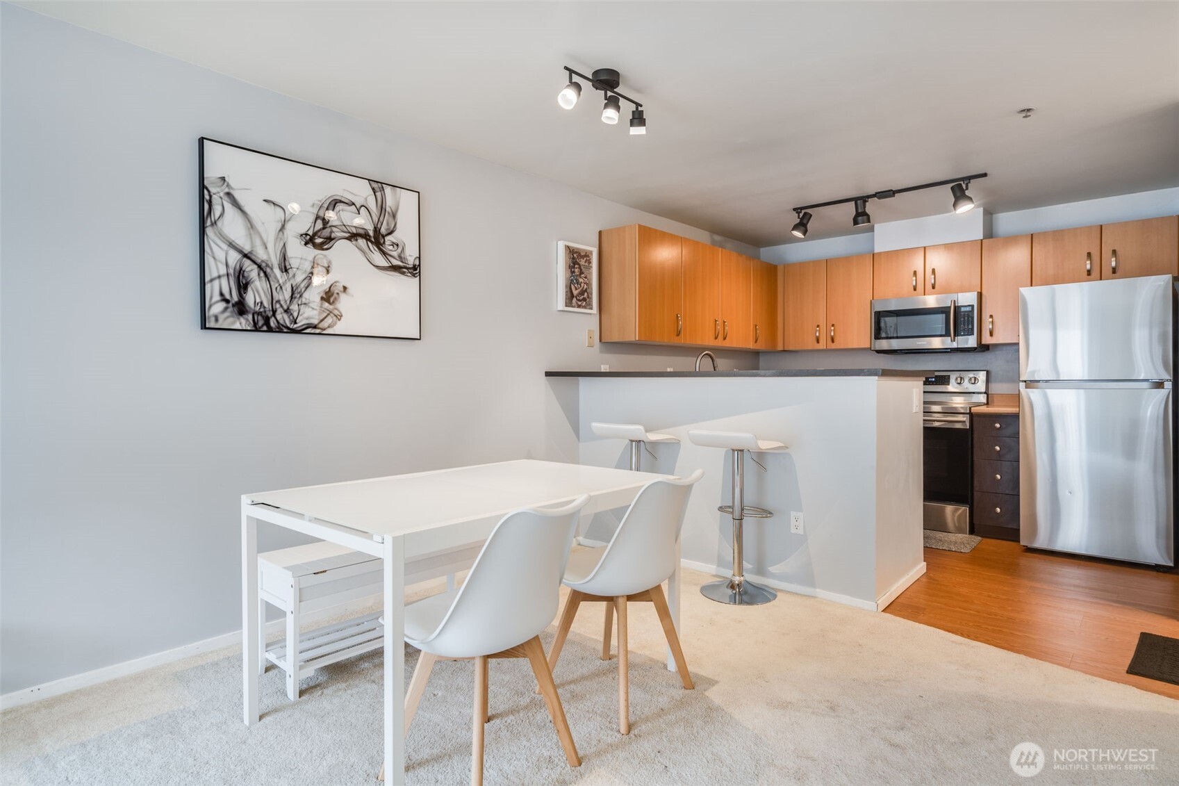 4020 Aurora Avenue North, Unit 403 Seattle, WA 98103 - Photo 18 of 37
