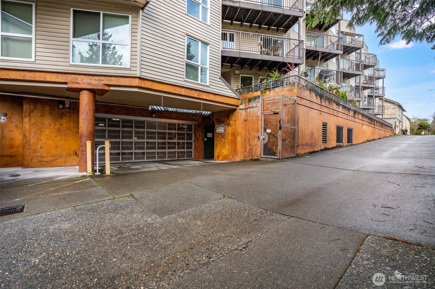4020 Aurora Avenue North, Unit 403 Seattle, WA 98103 - Photo 32 of 37