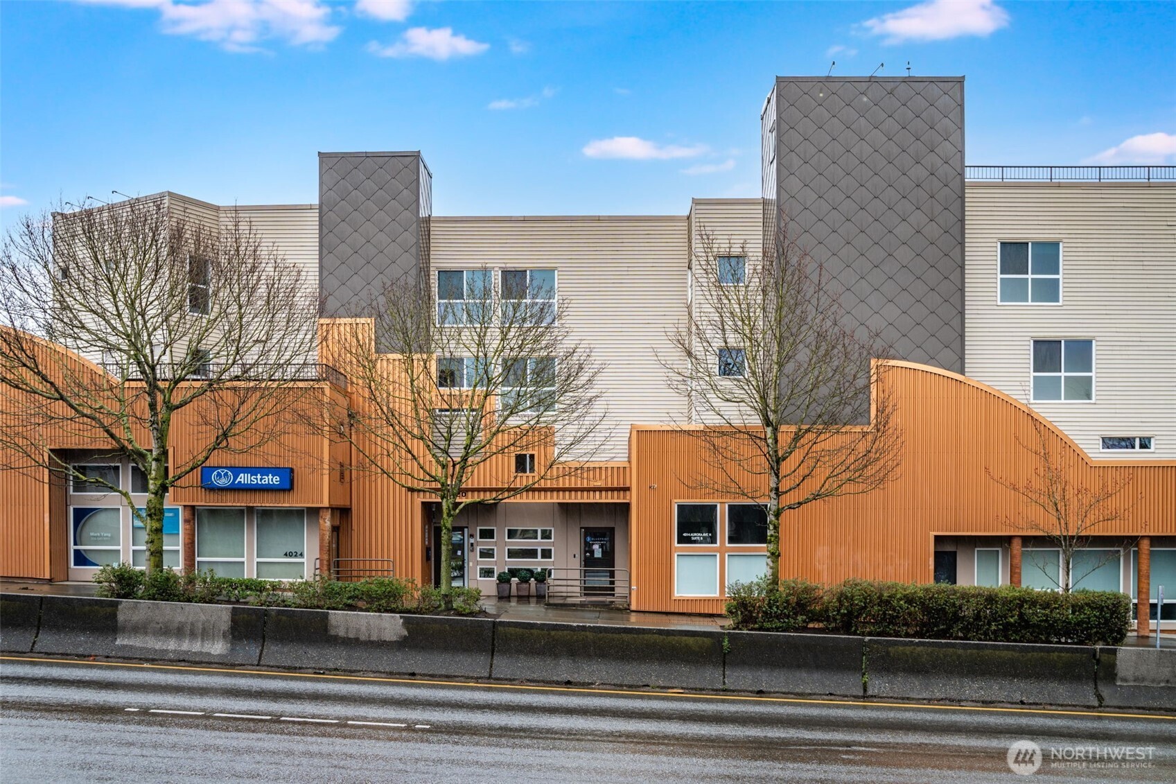 4020 Aurora Avenue North, Unit 403 Seattle, WA 98103 - Photo 5 of 37