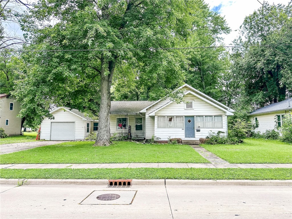 602 North Range Street Oblong, IL 62449 - Photo 1 of 13