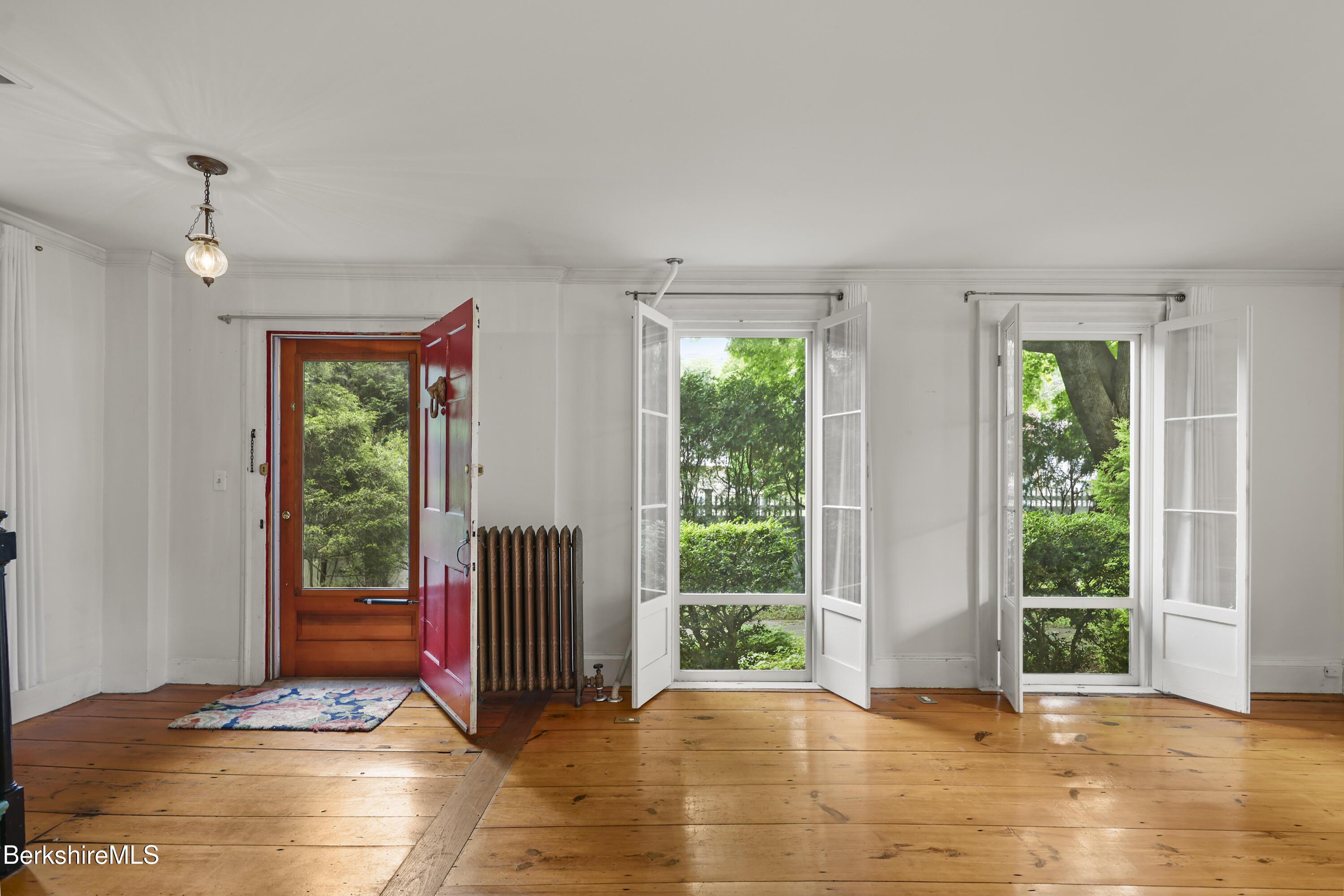 4 Stockbridge Road West Stockbridge, MA 01266 - Photo 20 of 123 Living Room