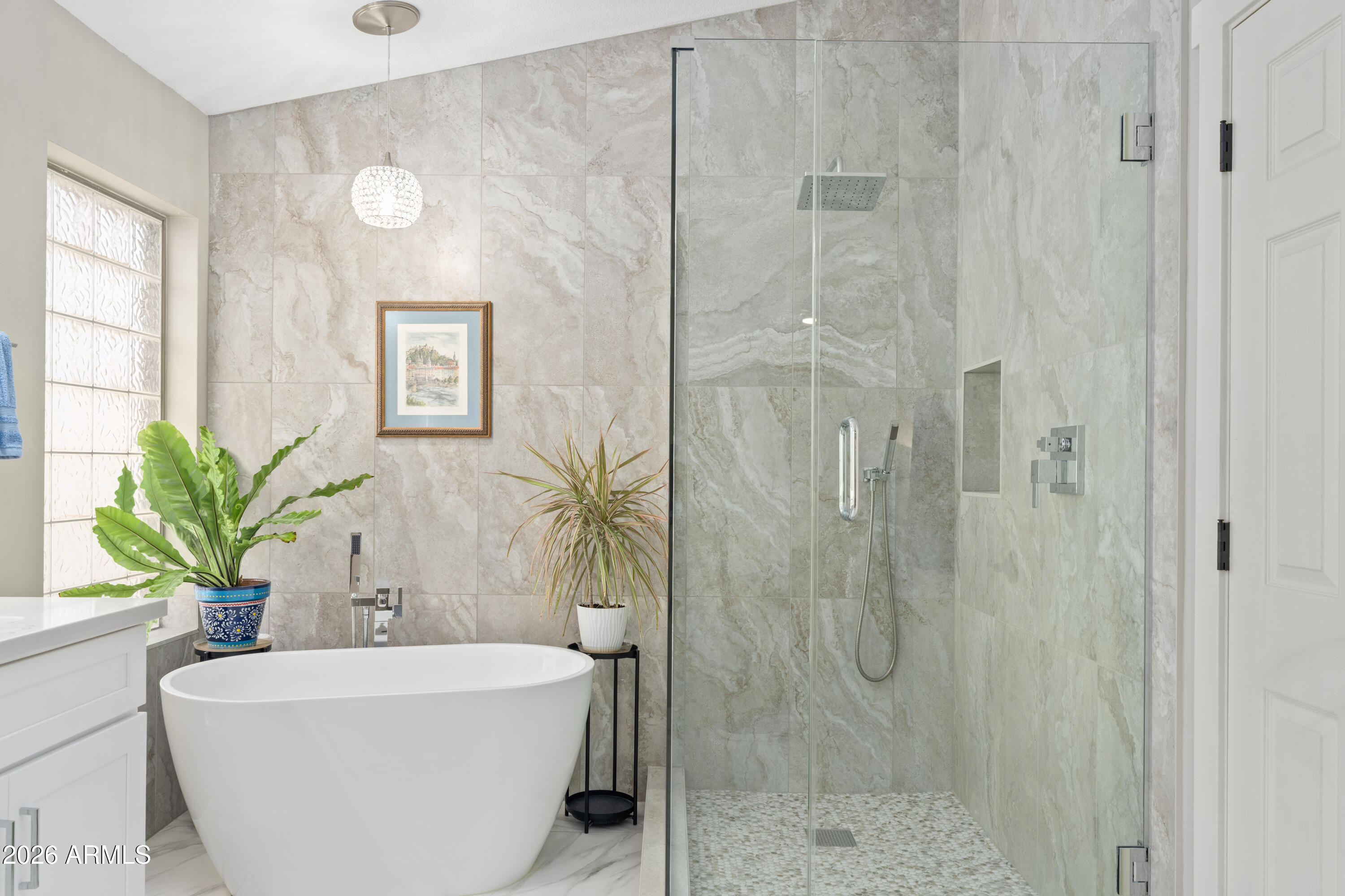 1071 East Ivanhoe Street Gilbert, AZ 85295 - Photo 11 of 41 Primary En-suite is a true retreat