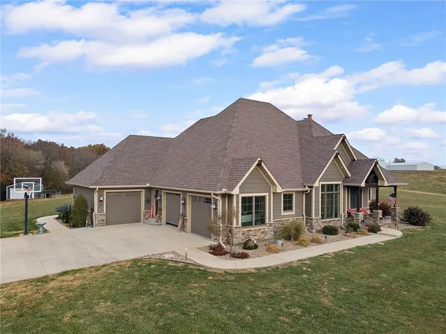 $815,000 | 24992 Cr 234 Road, Carrollton, MO 64633