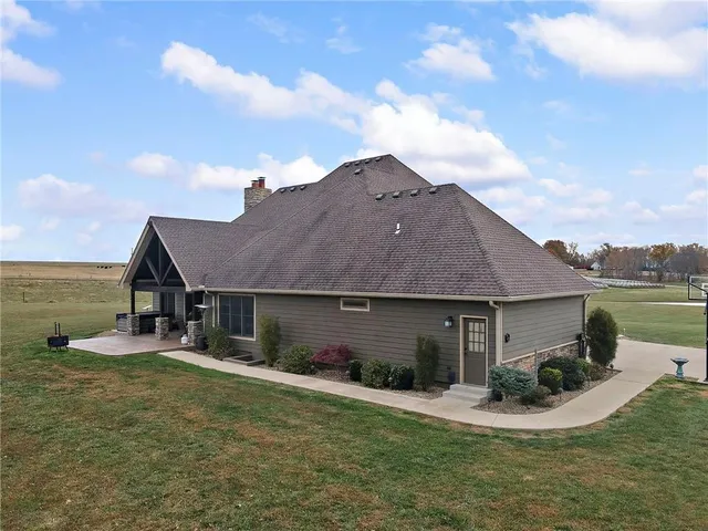 $815,000 | 24992 Cr 234 Road, Carrollton, MO 64633