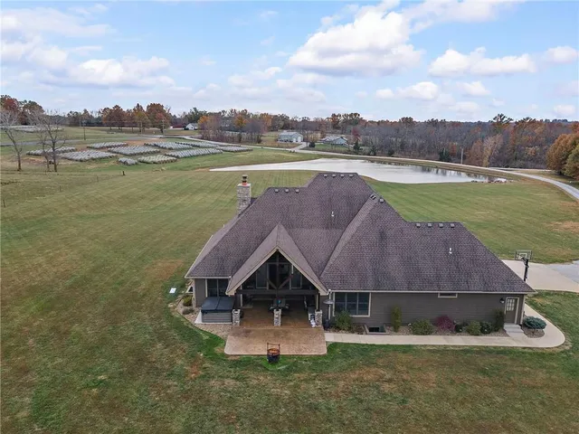 $815,000 | 24992 Cr 234 Road, Carrollton, MO 64633