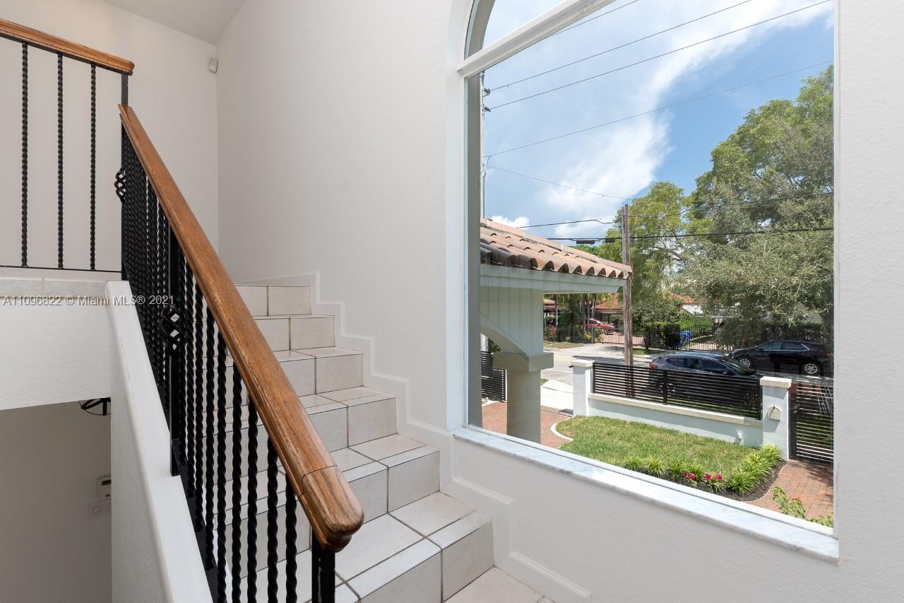 210 Southwest 28th Road Miami, FL 33129 - Photo 24 of 41