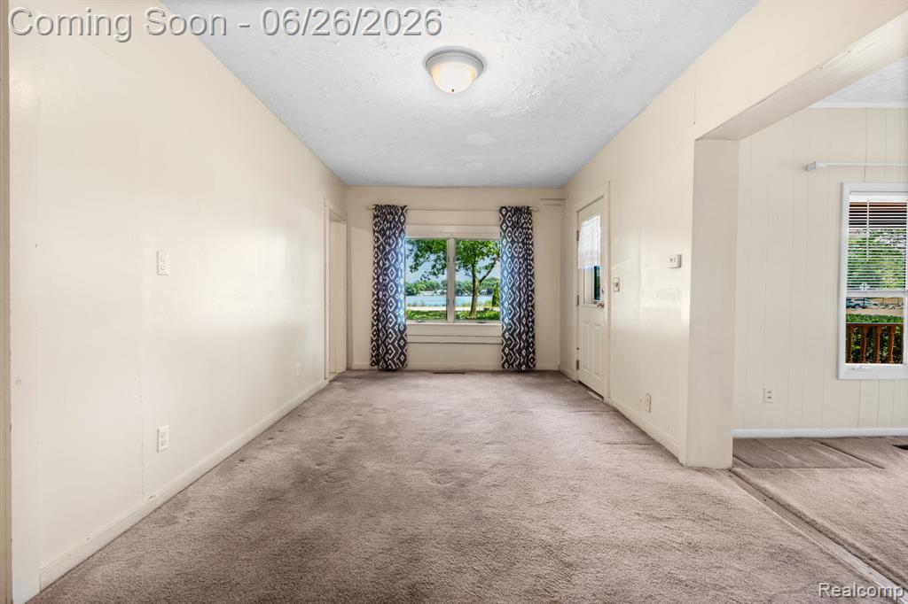 514 Lake Street Howell, MI 48843 - Photo 4 of 33