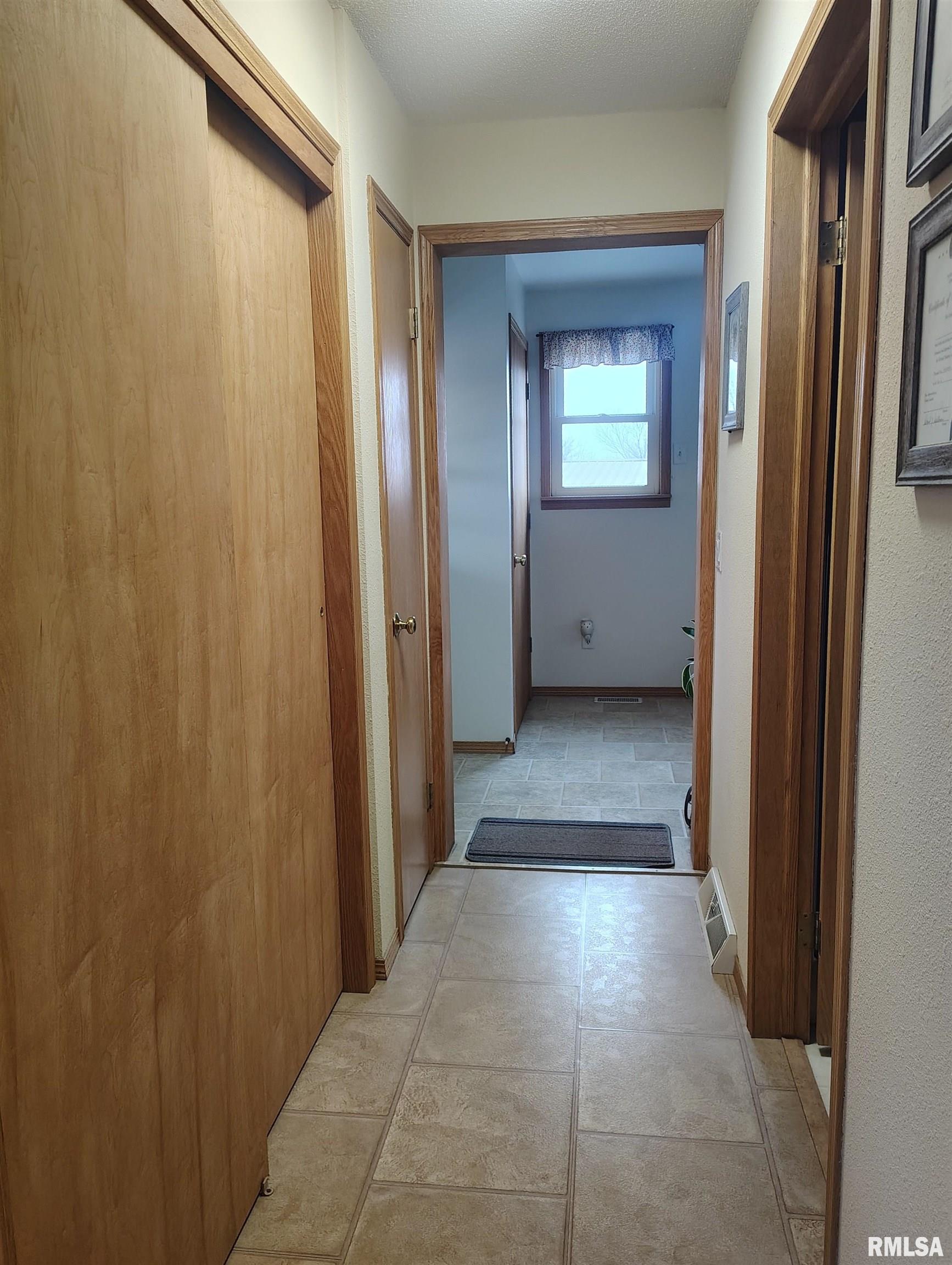 15701 E Highway Canton, IL 61520 - Photo 51 of 78