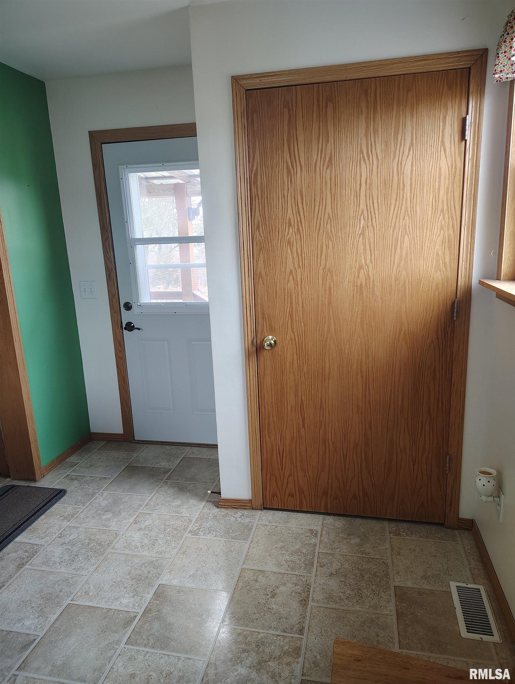 15701 E Highway Canton, IL 61520 - Photo 55 of 78