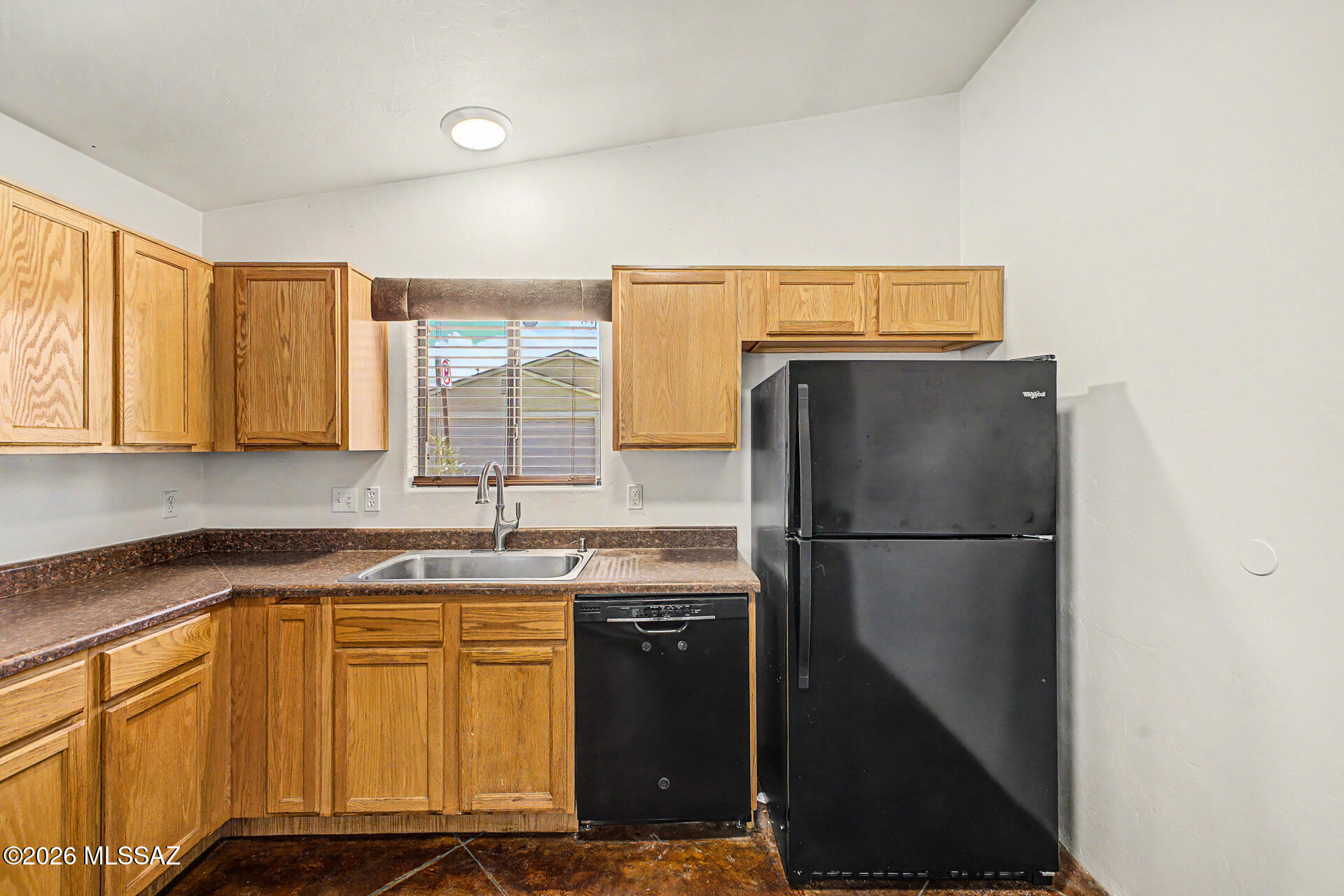 409 East Geronimo Bluff Loop Tucson, AZ 85705 - Photo 13 of 37