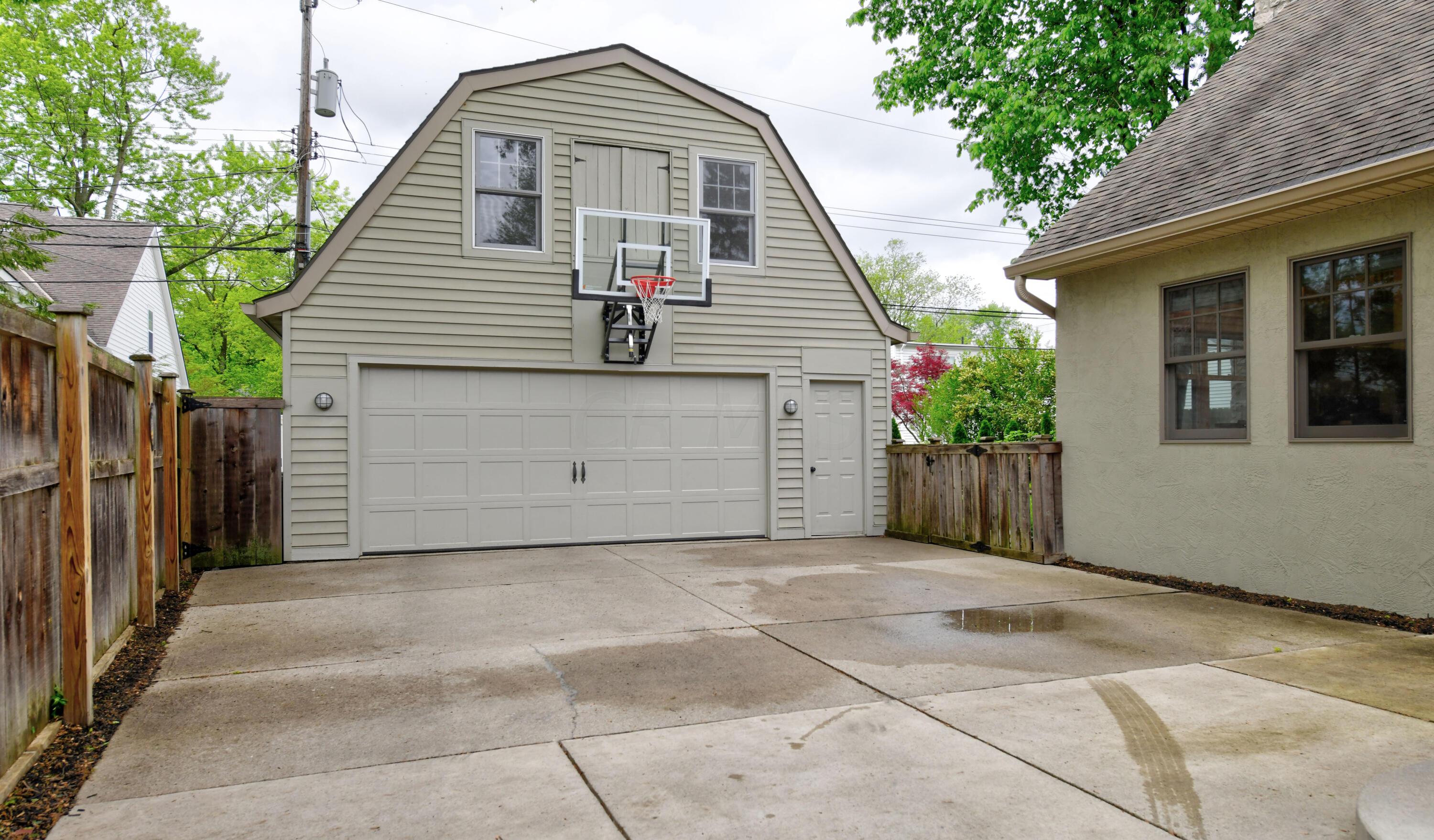 2210 Farleigh Road Columbus, OH 43221 - Photo 49 of 57 Garage