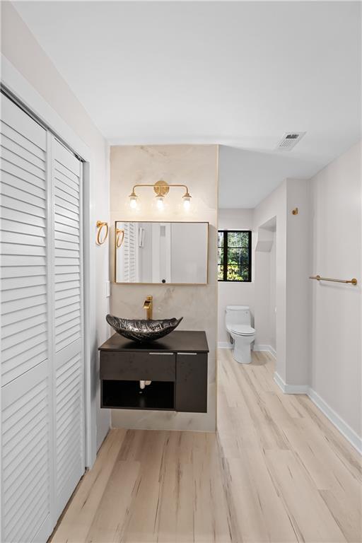2150 Azalea Circle Decatur, GA 30033 - Photo 22 of 28 a kitchen with stainless steel appliances a stove and a refrigerator