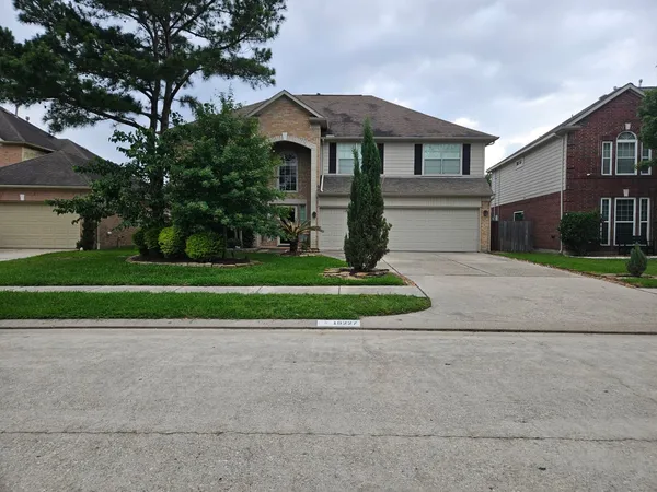 $350,786 | 19227 Royal Isle Drive, Tomball, TX 77375