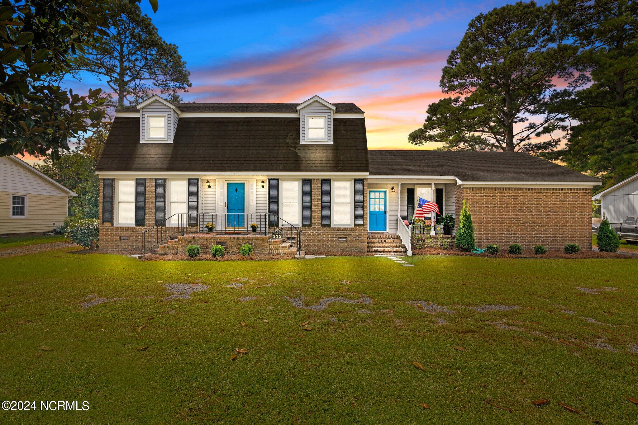 313 Rockledge Road New Bern, NC 28562 - Photo 1 of 48 1-web-or-mls-BLS_0008_1