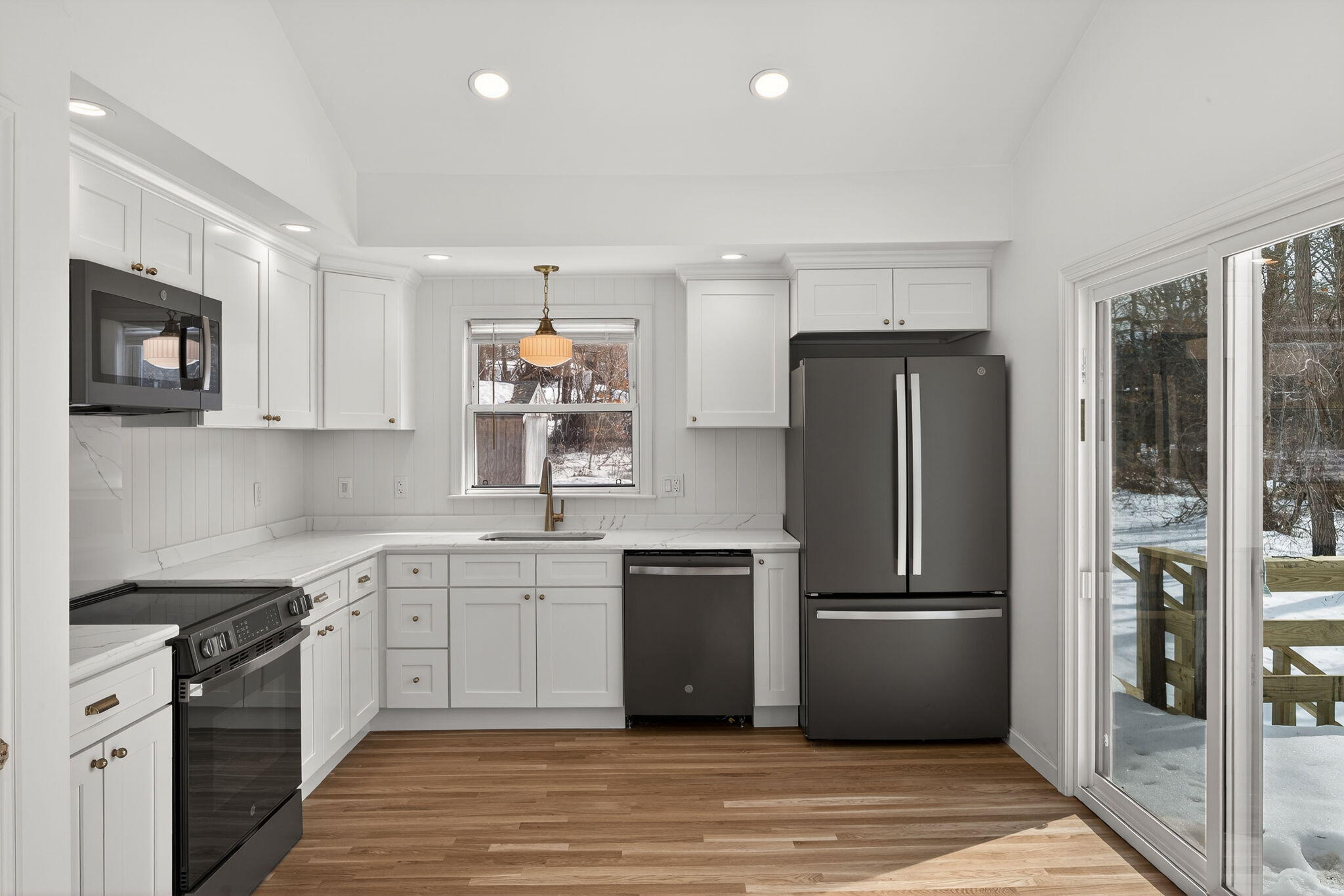 585 Old Falmouth Road Marstons Mills, MA 02648 - Photo 12 of 40 24-8P0A1348