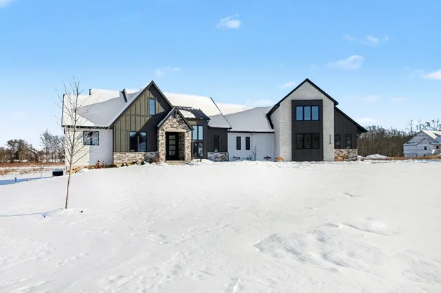 $1,299,000 | 3324 Hideaway Drive, Caledonia, MI 49316