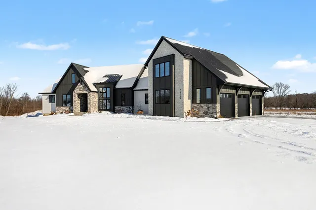$1,299,000 | 3324 Hideaway Drive, Caledonia, MI 49316
