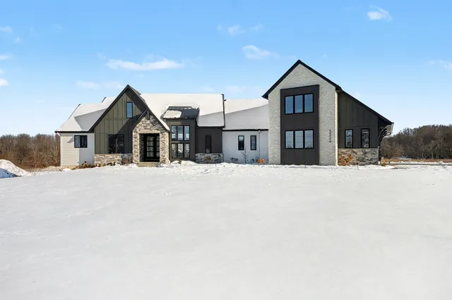 $1,299,000 | 3324 Hideaway Drive, Caledonia, MI 49316