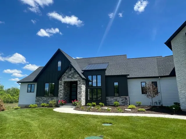 $1,299,000 | 3324 Hideaway Drive, Caledonia, MI 49316
