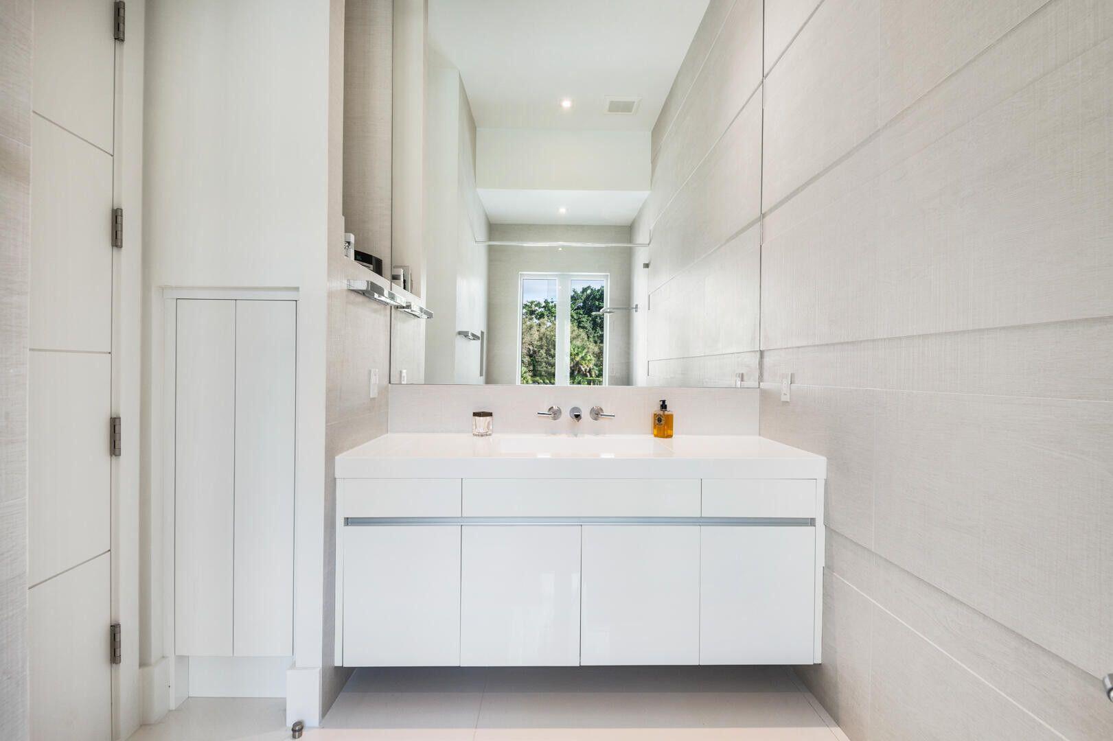 17106 Ave Le Rivage Boca Raton, FL 33496 - Photo 35 of 76 His Bath