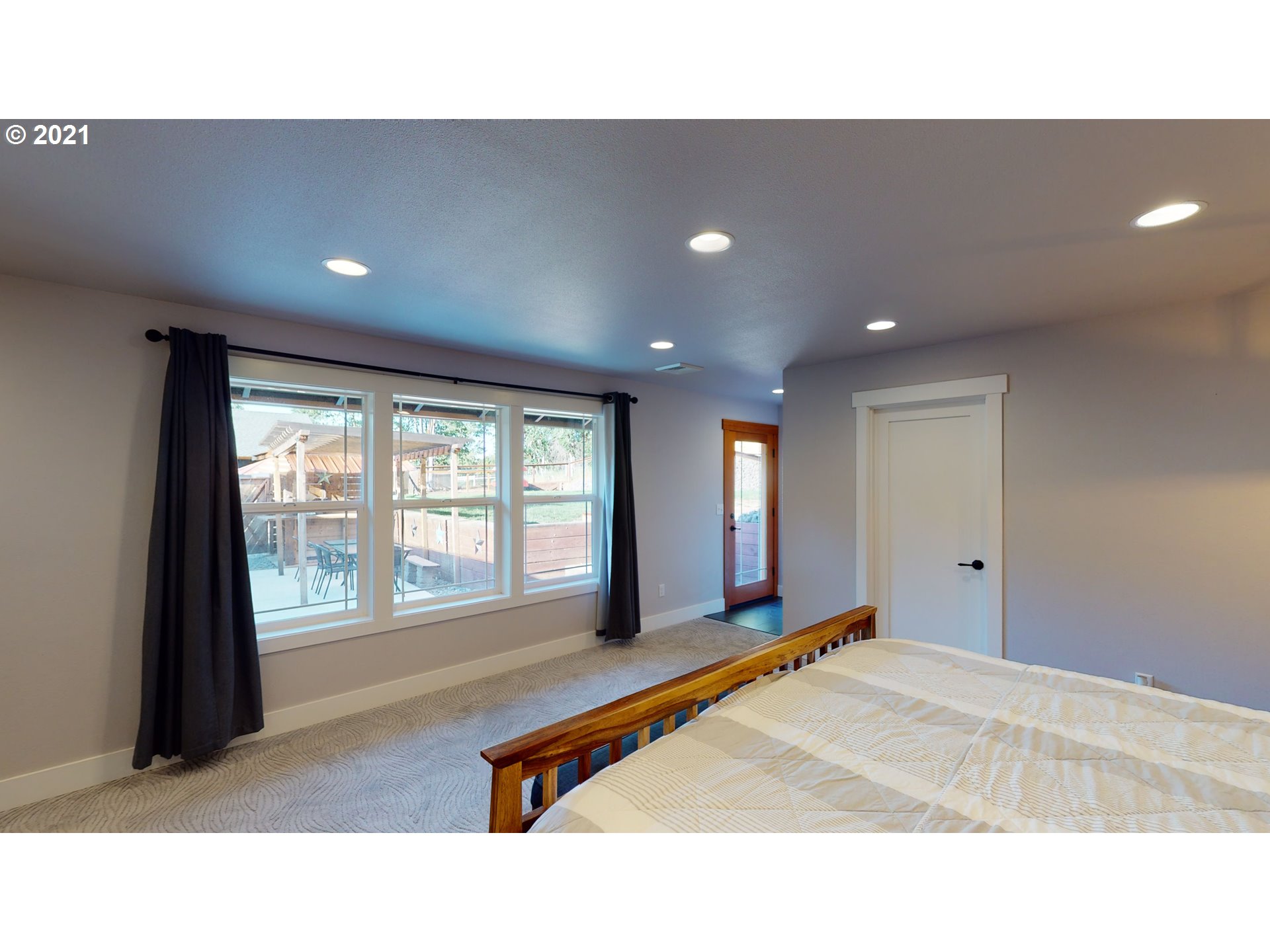 1657 Fisher Road Roseburg, OR 97471 - Photo 13 of 32 Gallery Image 13
