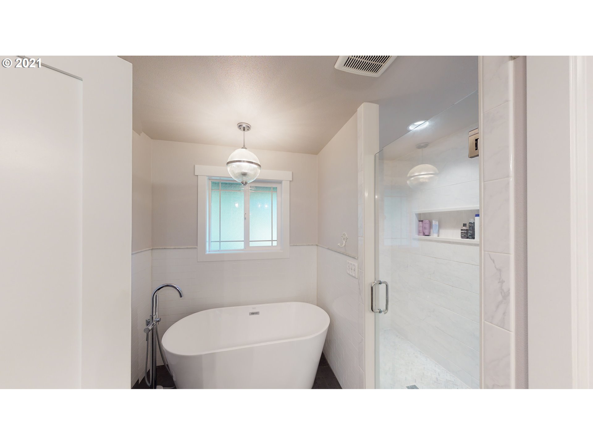 1657 Fisher Road Roseburg, OR 97471 - Photo 17 of 32 Gallery Image 17
