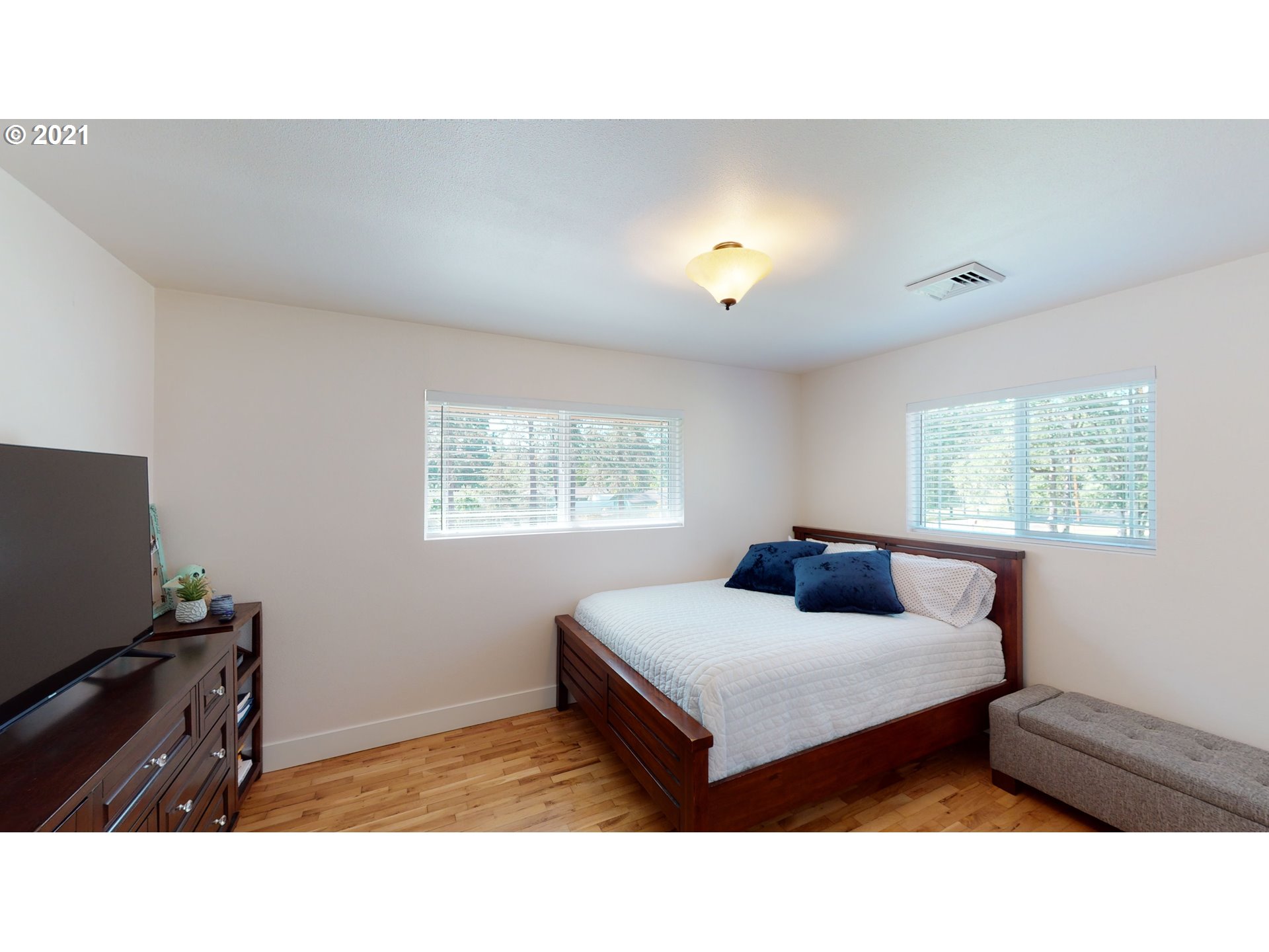 1657 Fisher Road Roseburg, OR 97471 - Photo 19 of 32 Gallery Image 19