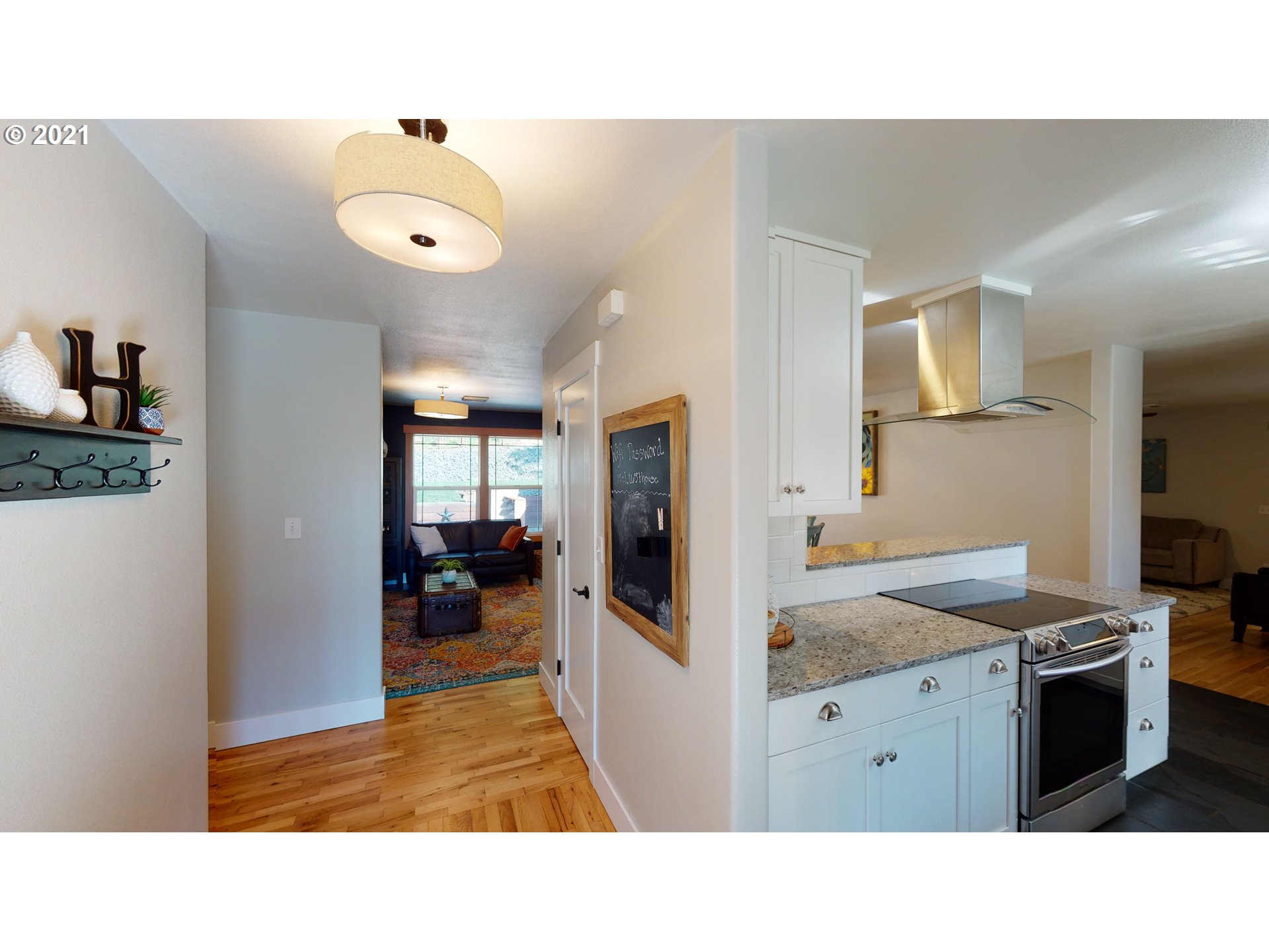 1657 Fisher Road Roseburg, OR 97471 - Photo 3 of 32 Gallery Image 3