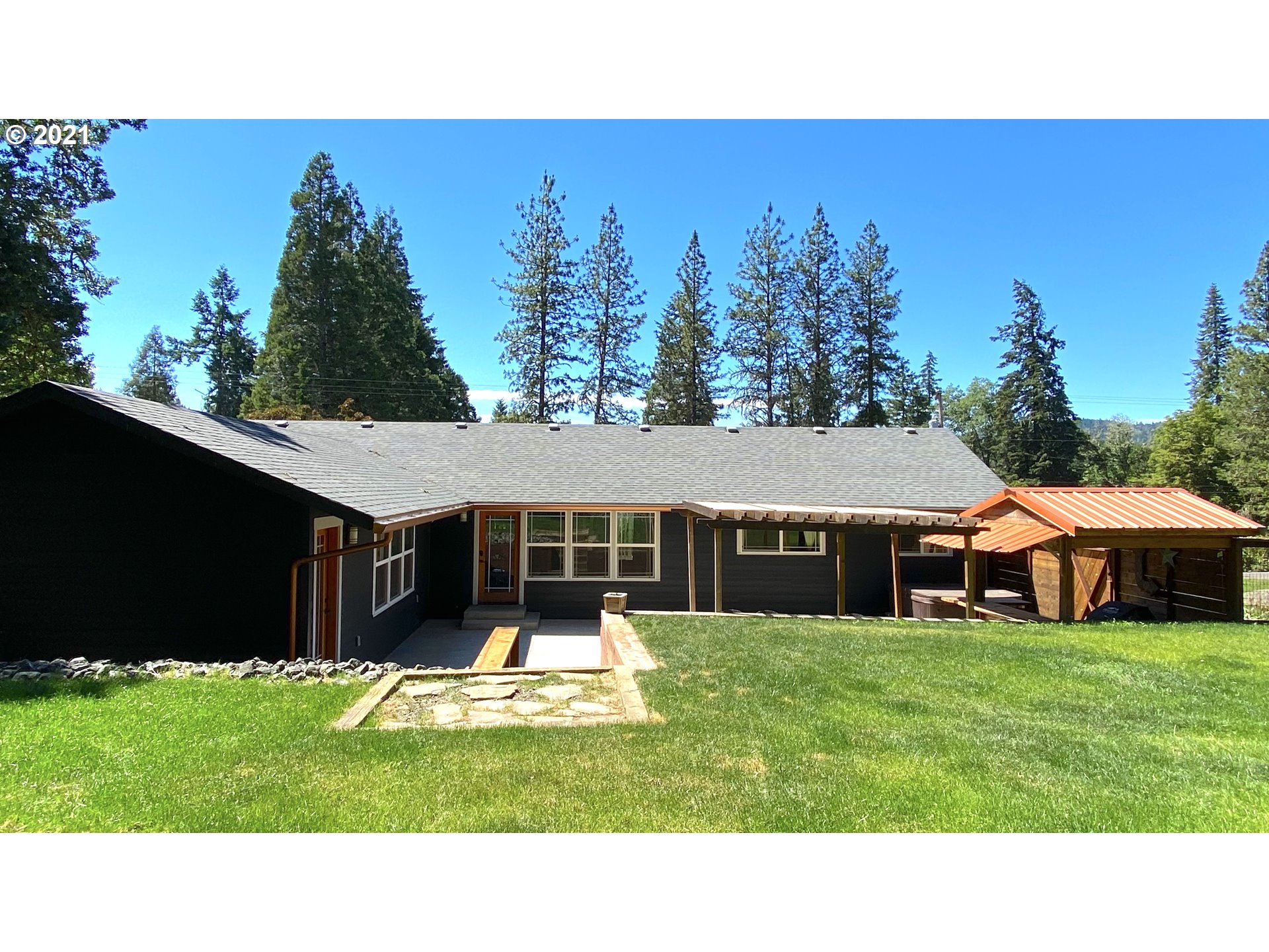 1657 Fisher Road Roseburg, OR 97471 - Photo 31 of 32 Gallery Image 31