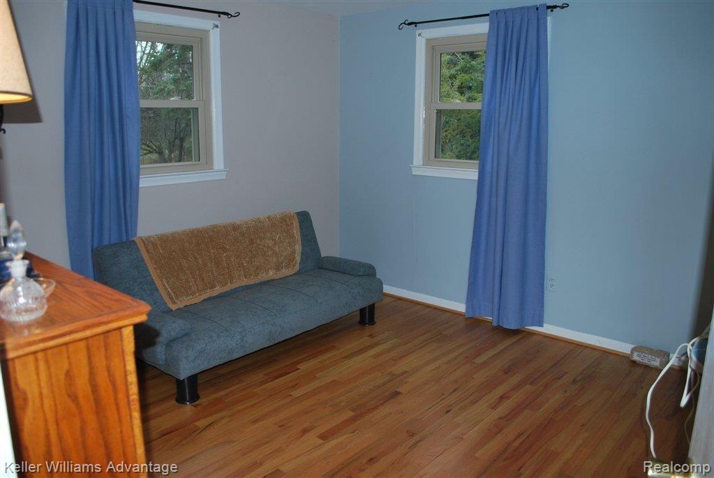 33512 Argonne Road Farmington, MI 48335 - Photo 16 of 25 3RD BEDROOM