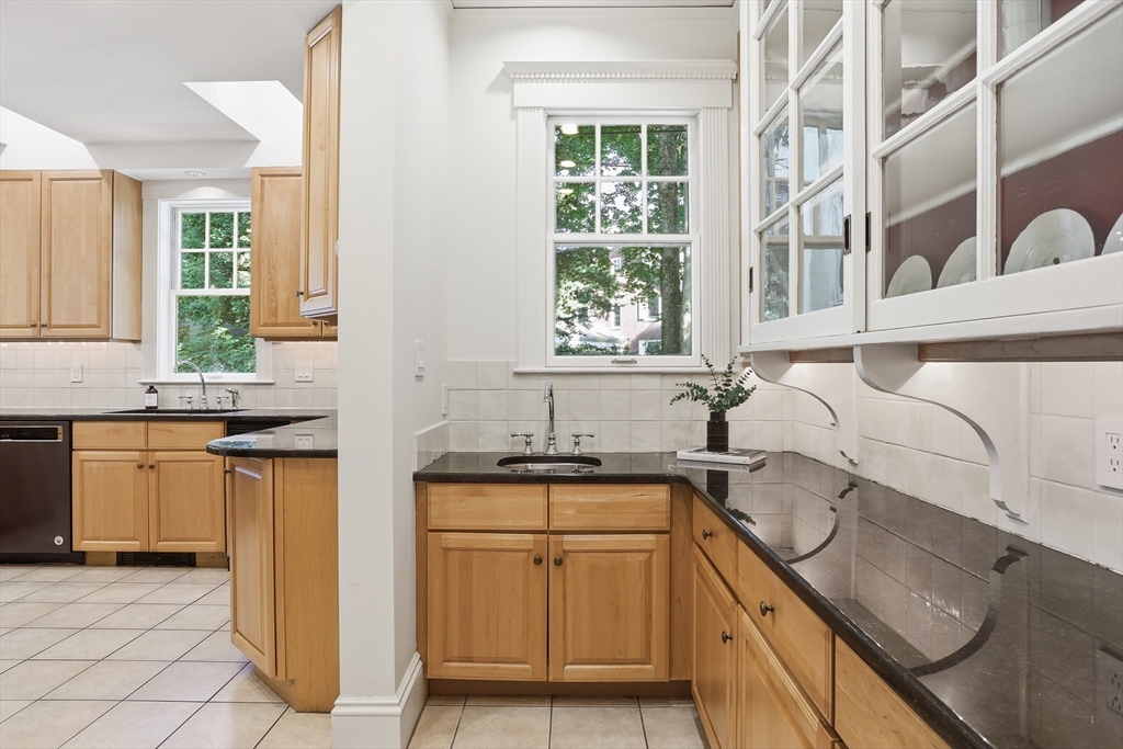 6 Oakmount Circle Lexington, MA 02420 - Photo 13 of 30