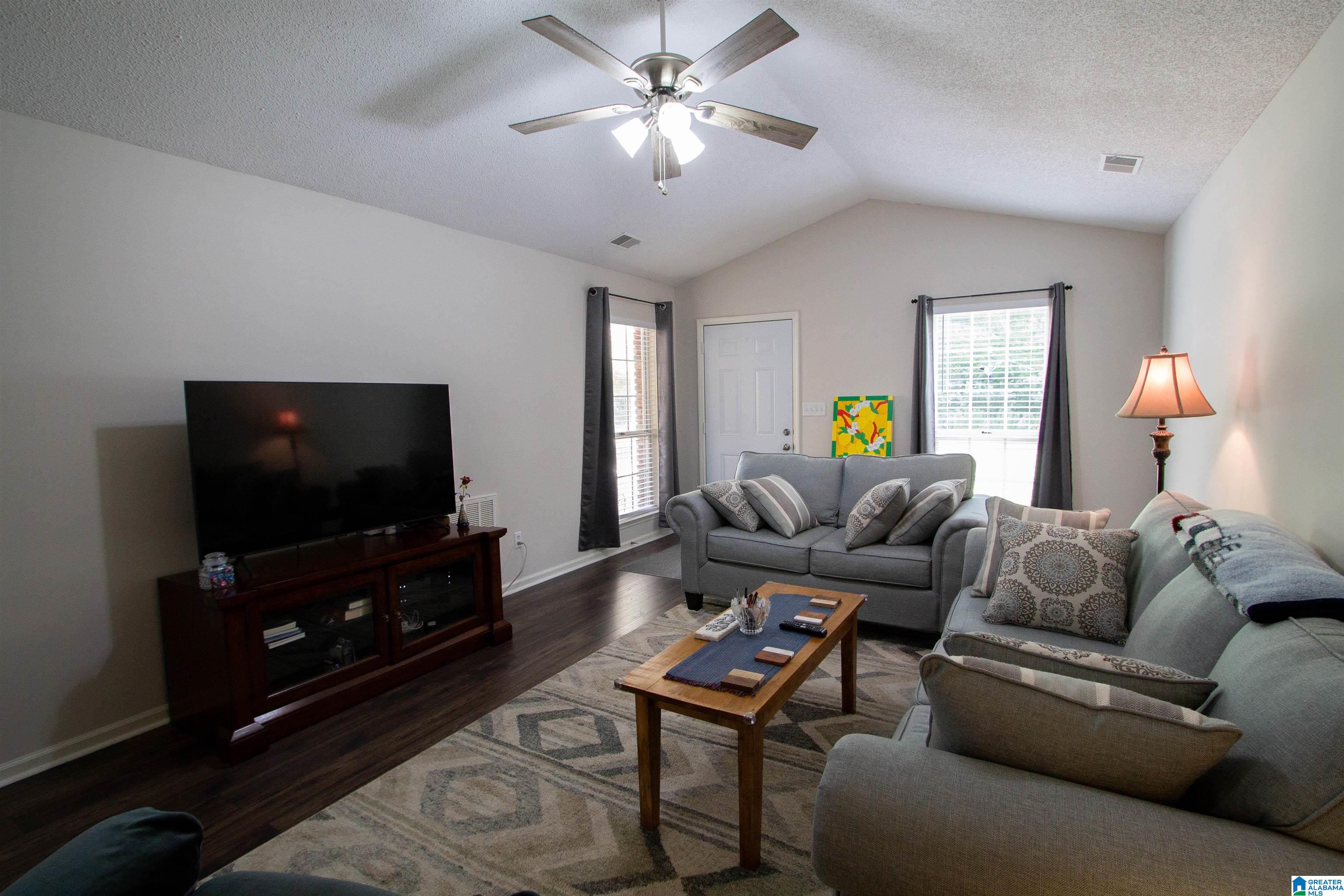 1822 Oakleaf Lane Birmingham, AL 35215 - Photo 3 of 28