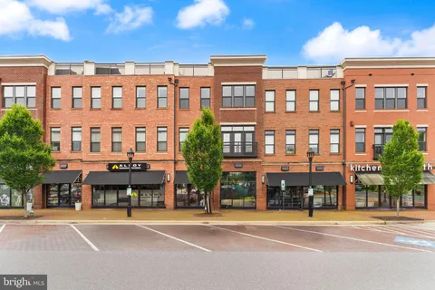 $1,200,000 | 204 Railbender Alley Southeast, Leesburg, VA 20175