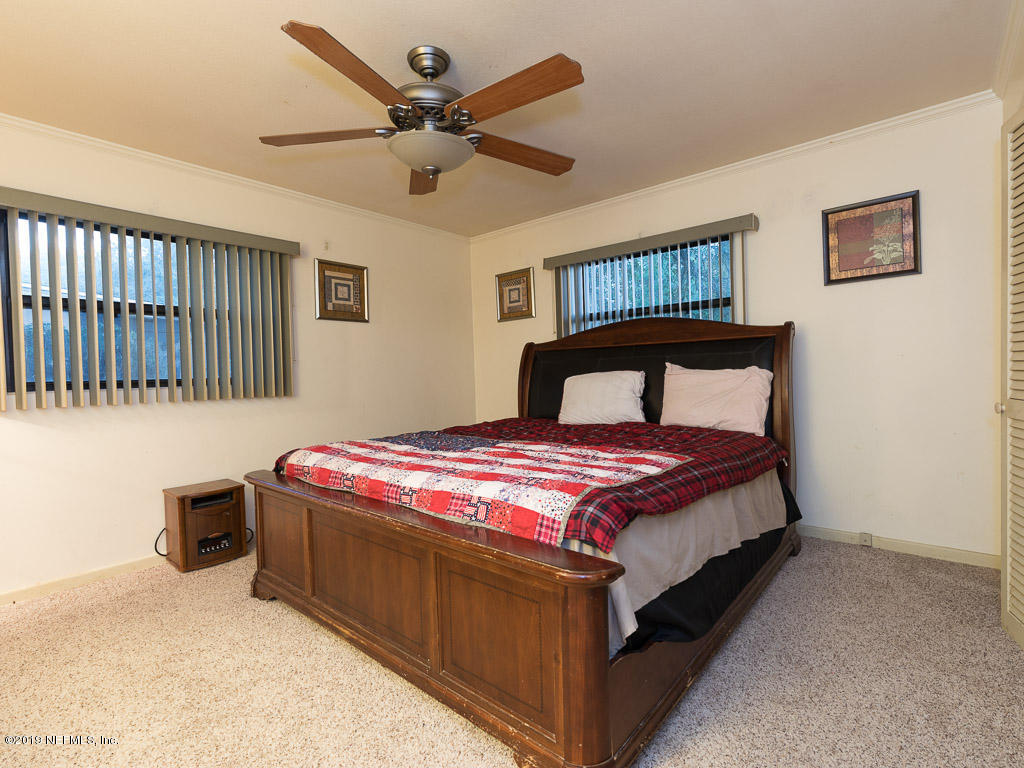 59 Nelsons Point Keystone Heights, FL 32656 - Photo 8 of 17 Master bedroom