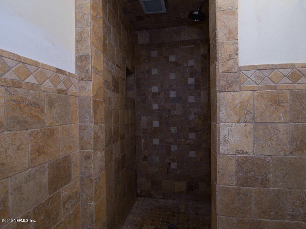 59 Nelsons Point Keystone Heights, FL 32656 - Photo 9 of 17 Master Bathroom