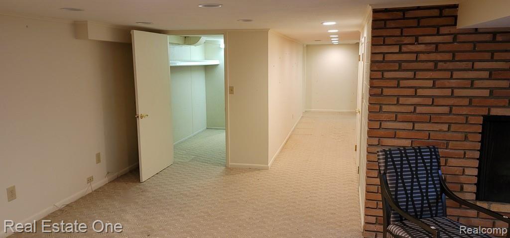 4384 Fieldbrook Road West Bloomfield, MI 48323 - Photo 27 of 36 20210405_124633.jpg