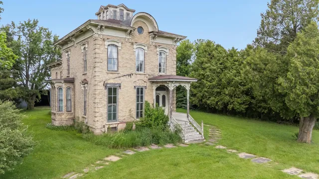 $314,900 | 4760 Highway 91, Oshkosh, WI 54904