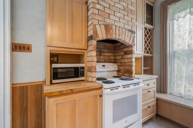 $314,900 | 4760 Highway 91, Oshkosh, WI 54904