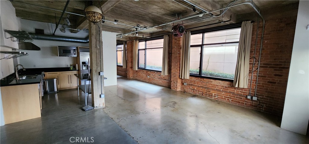 835 Locust Avenue, Unit 108 Long Beach, CA 90813 - Photo 2 of 8