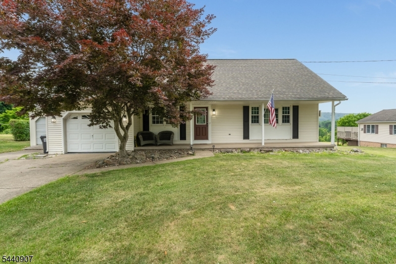 29 Stewartsville Road Stewartsville, NJ 08886 - Photo 2 of 38