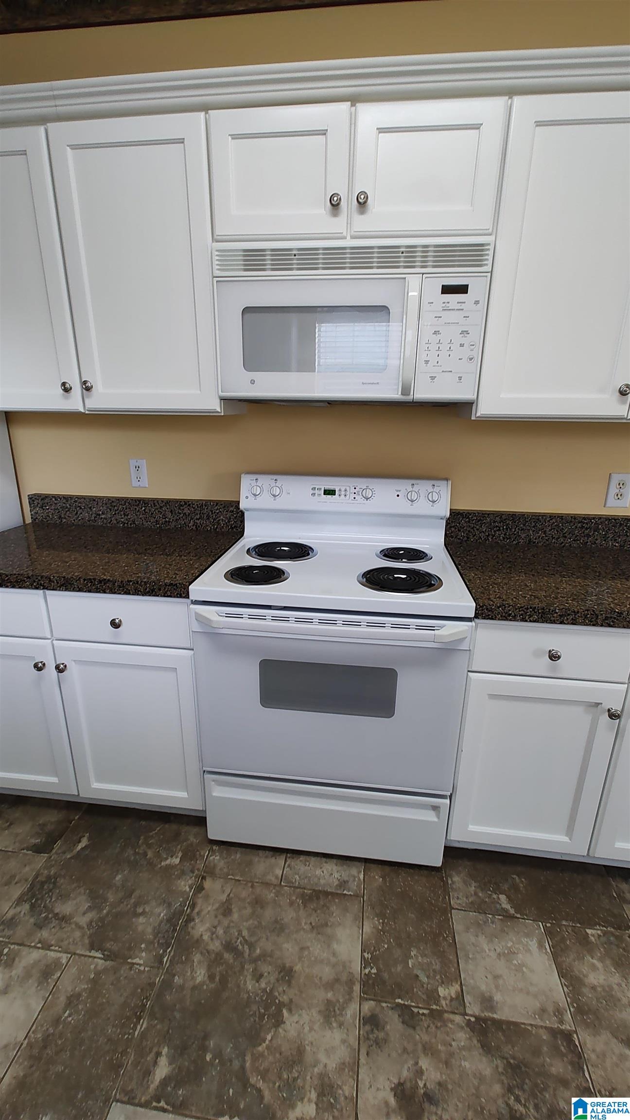 8549 Covington Way Leeds, AL 35094 - Photo 21 of 37