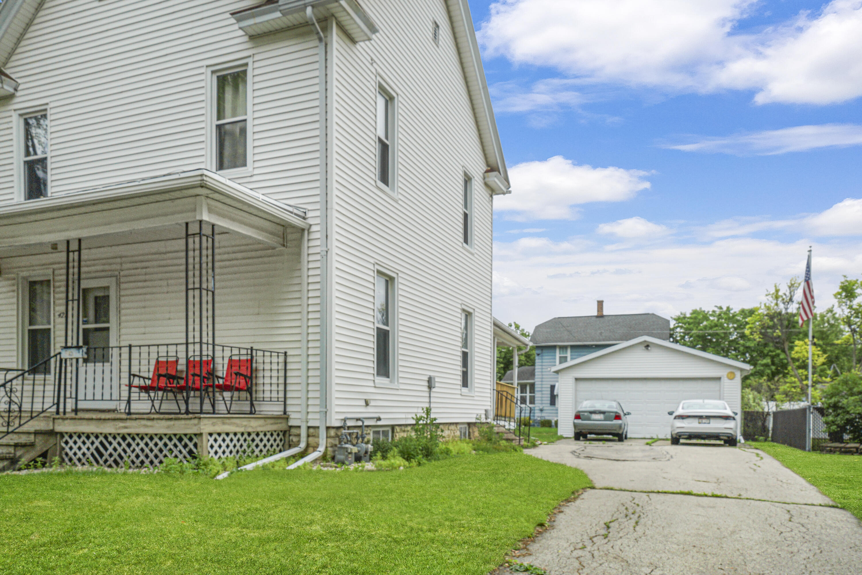421 Amory Street Fond du Lac, WI 54935 - Photo 14 of 17 Driveway