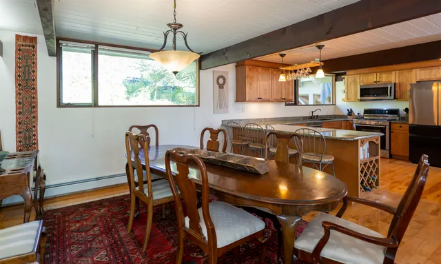 $925,000 | 1877 Willard Road, Hartford, VT 05059