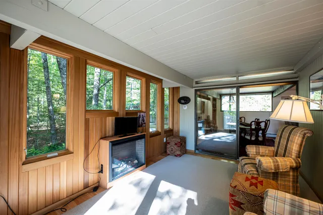 $925,000 | 1877 Willard Road, Hartford, VT 05059